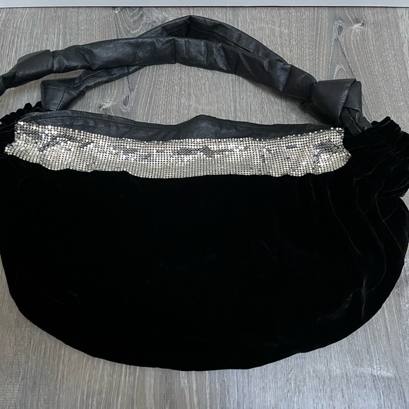 Jana Feifer New Black Velvet Handbag with Silver Mesh - Picture 3 of 6